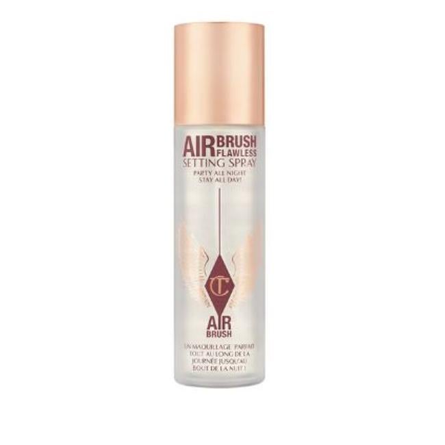Almacenamiento de pulverización de acabado impecable de aerógrafo por Charlotte Tilbury